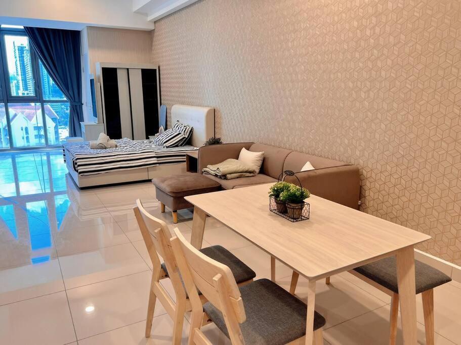 Seputeh Cozy & Homely Vivo Old Klang Road Near Midvalley, The Garden Mall Pangsapuri Kuala Lumpur